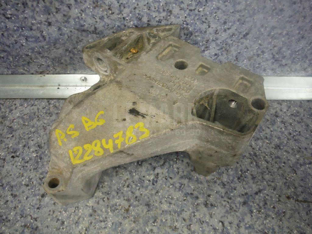 Кронштейн двигателя правый 06F199207H VAG