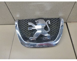 Эмблема для Peugeot 207 2006-2013 с разбора состояние хорошее