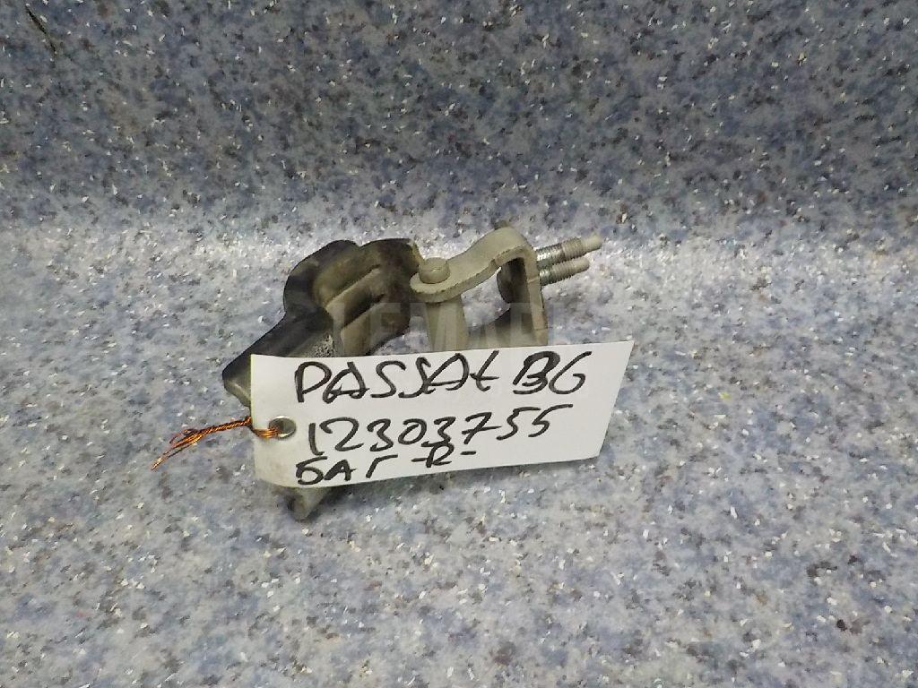 Петля двери багажника 3C9827302E VAG