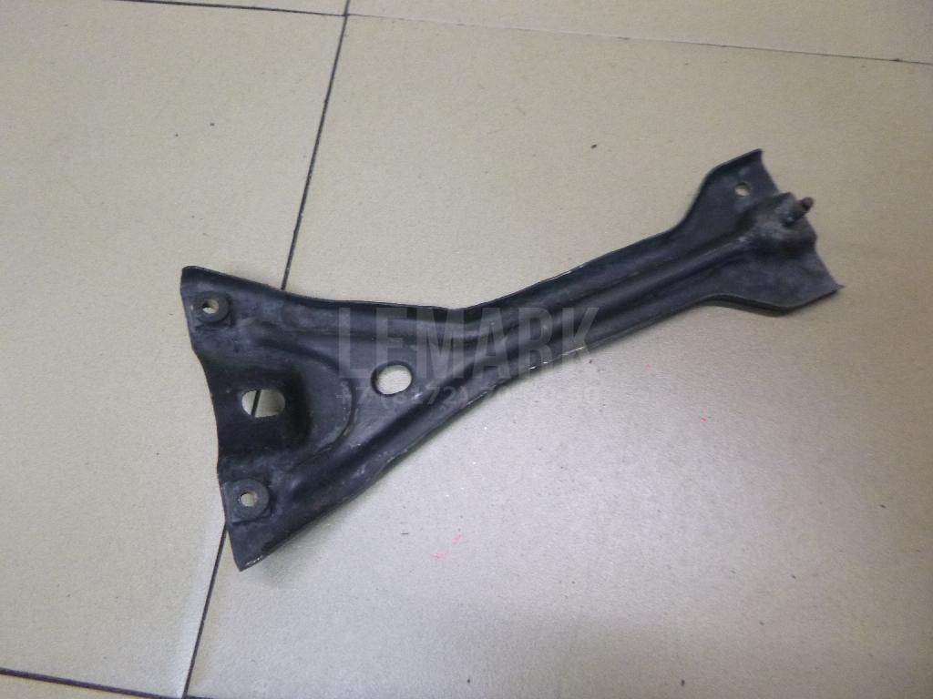 Кронштейн передней панели 1T0805567 VAG