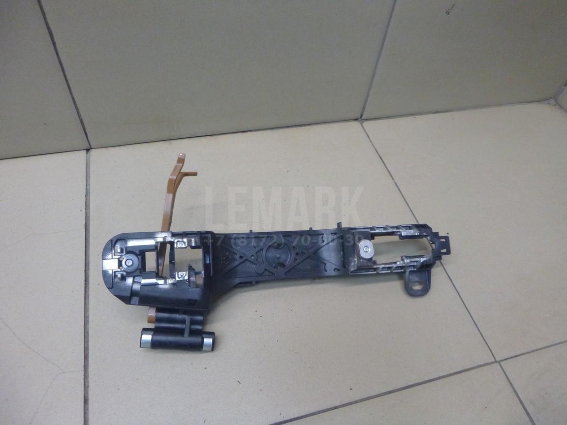 Кронштейн ручки 6920442070 Toyota