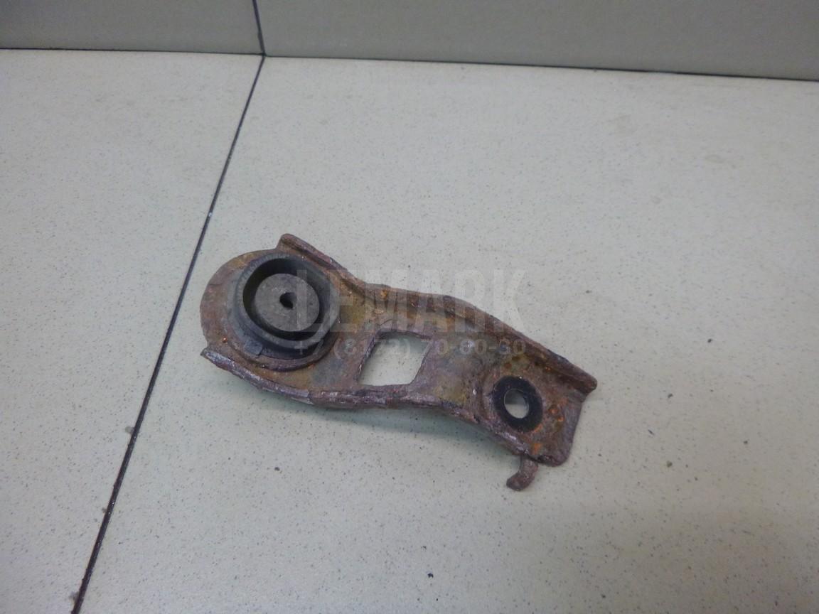 Кронштейн радиатора 1653326070 Toyota