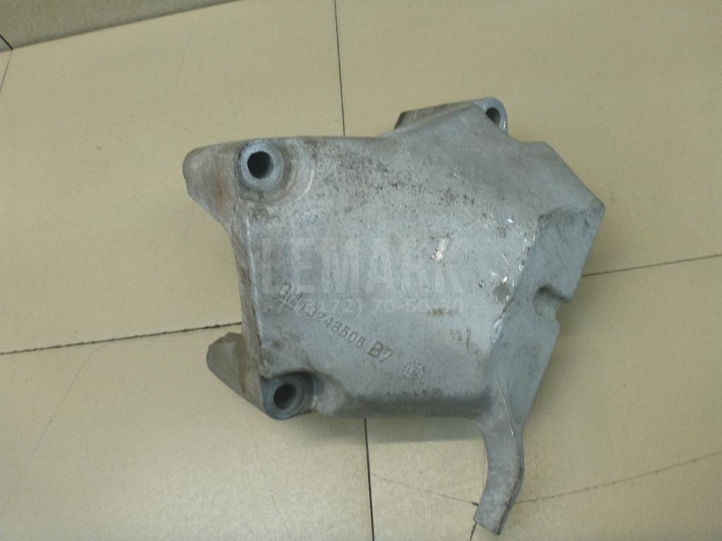Кронштейн двигателя правый 13248506 GM