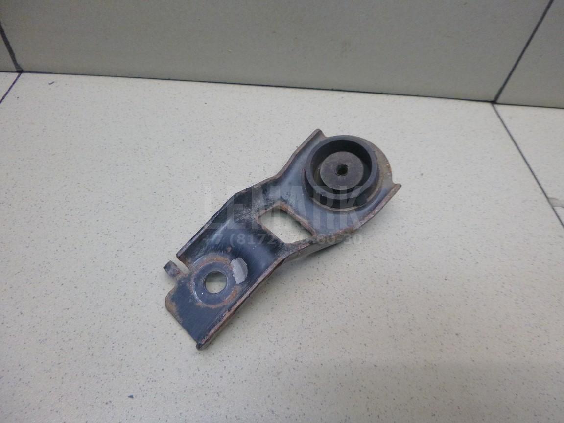 Кронштейн радиатора 1653326070 Toyota