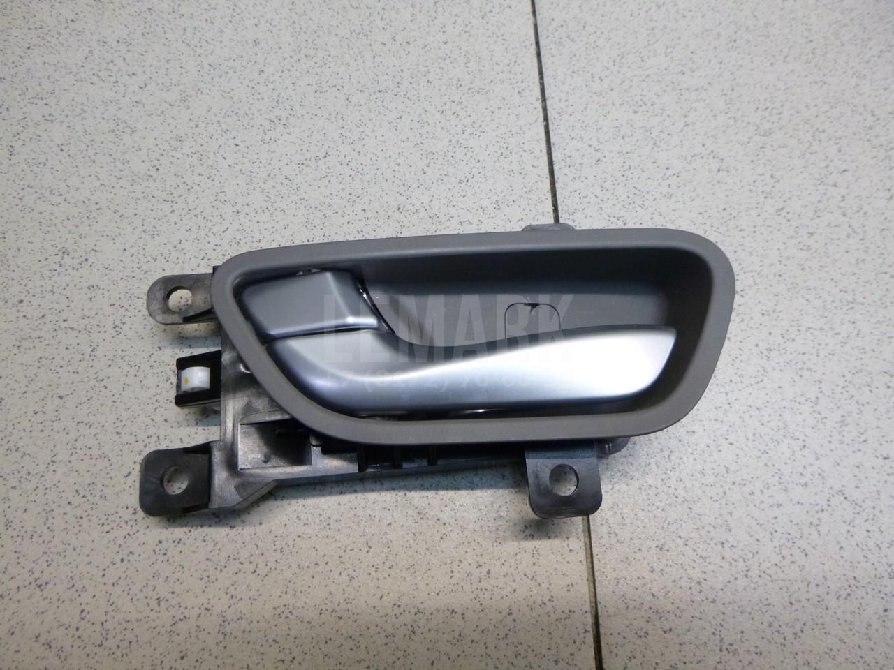 Ручка двери внутренняя левая 826102W000SDH Hyundai-Kia