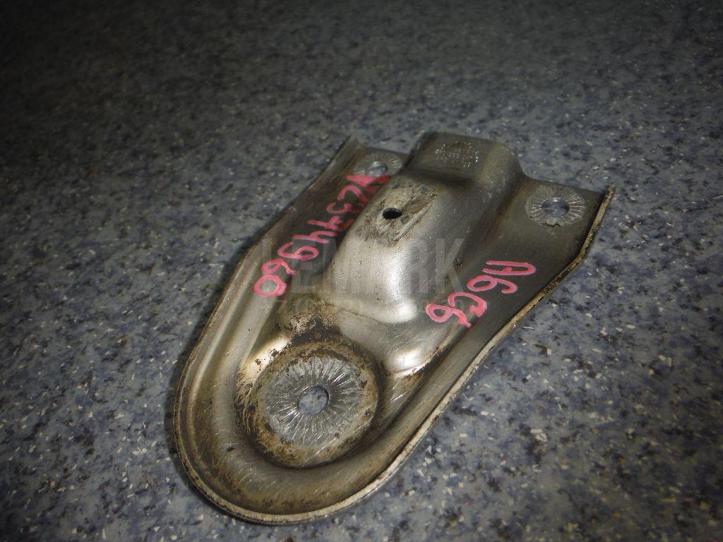 Кронштейн передней балки для  Audi A2 [8Z0] 2000-2005