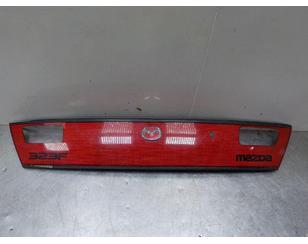 Накладка двери багажника для Mazda 323 (BA) 1994-1998 с разбора состояние хорошее