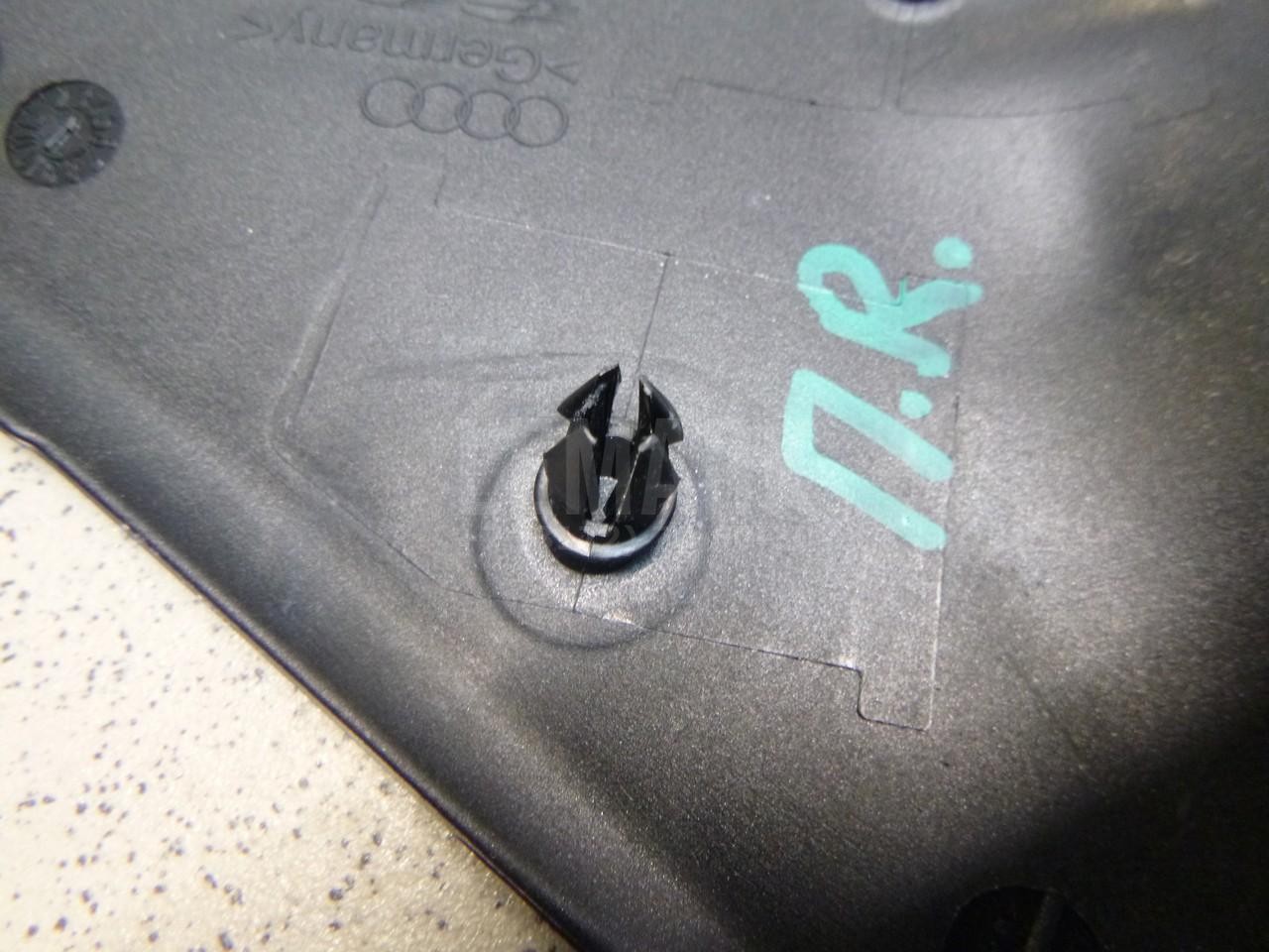 Накладка двери передней правой для  Citroen C3 2009-2016