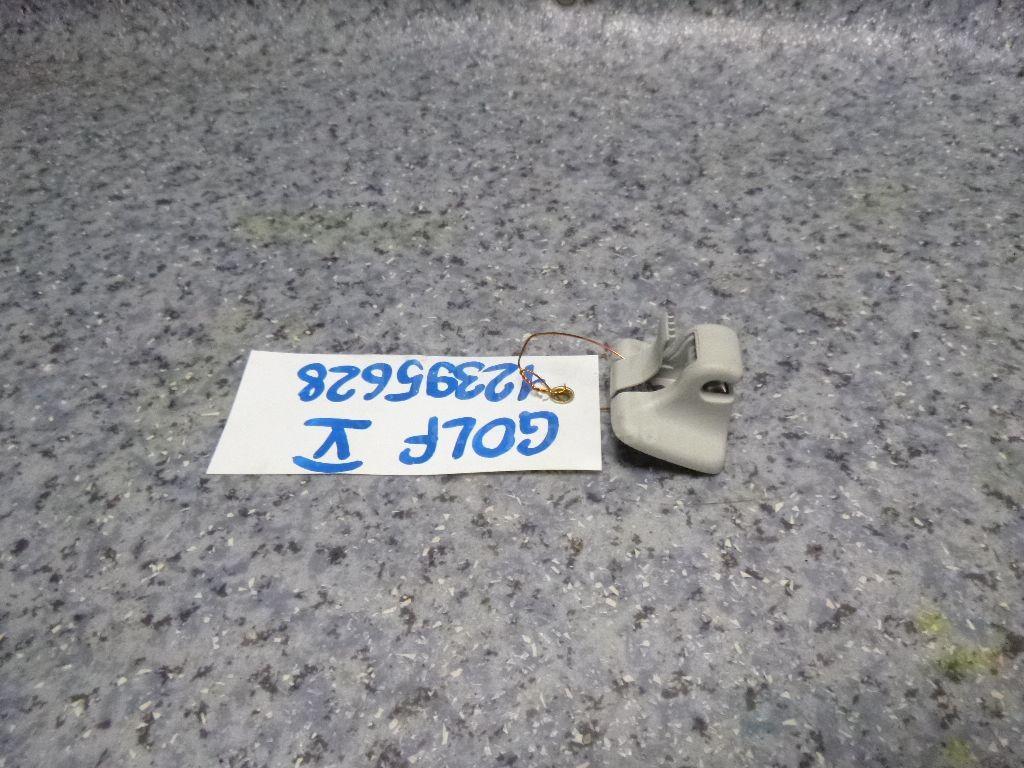 Крючок солнцезащитного козырька 1K0857561BY20 VAG