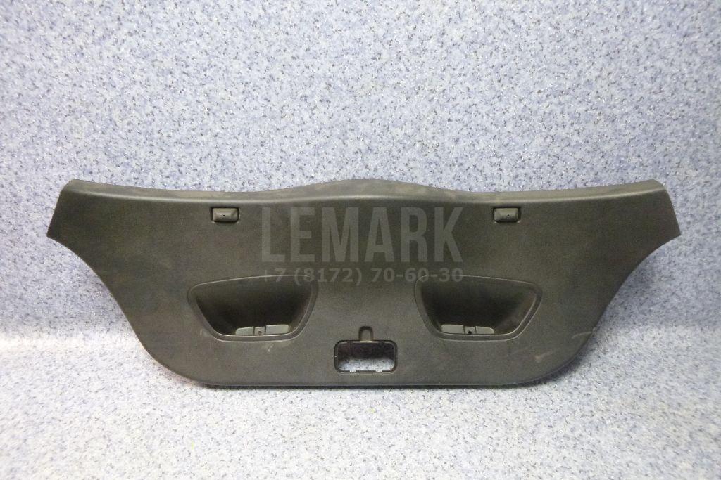 Обшивка двери багажника 817501H310EQ Hyundai-Kia