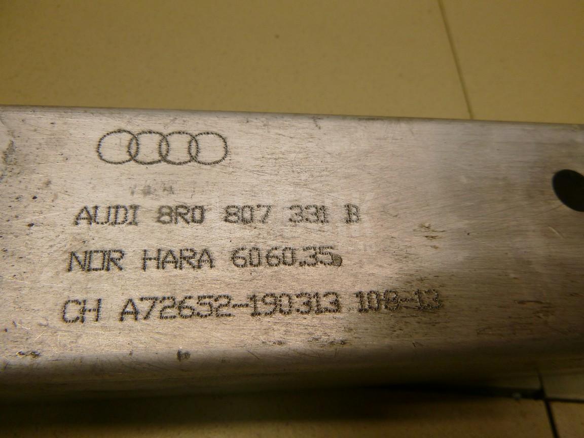 Кронштейн усилителя заднего бампера левый для  Audi A8 [4D] 1999-2002
