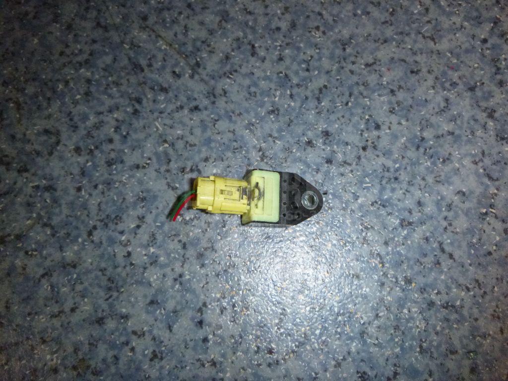 Датчик AIR BAG 8983106020 Toyota