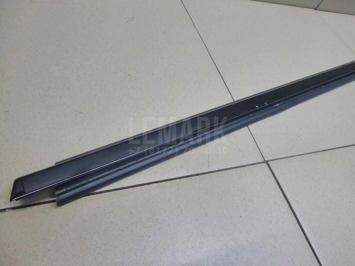 Накладка стекла переднего левого для  BMW X5 E70 2007-2013