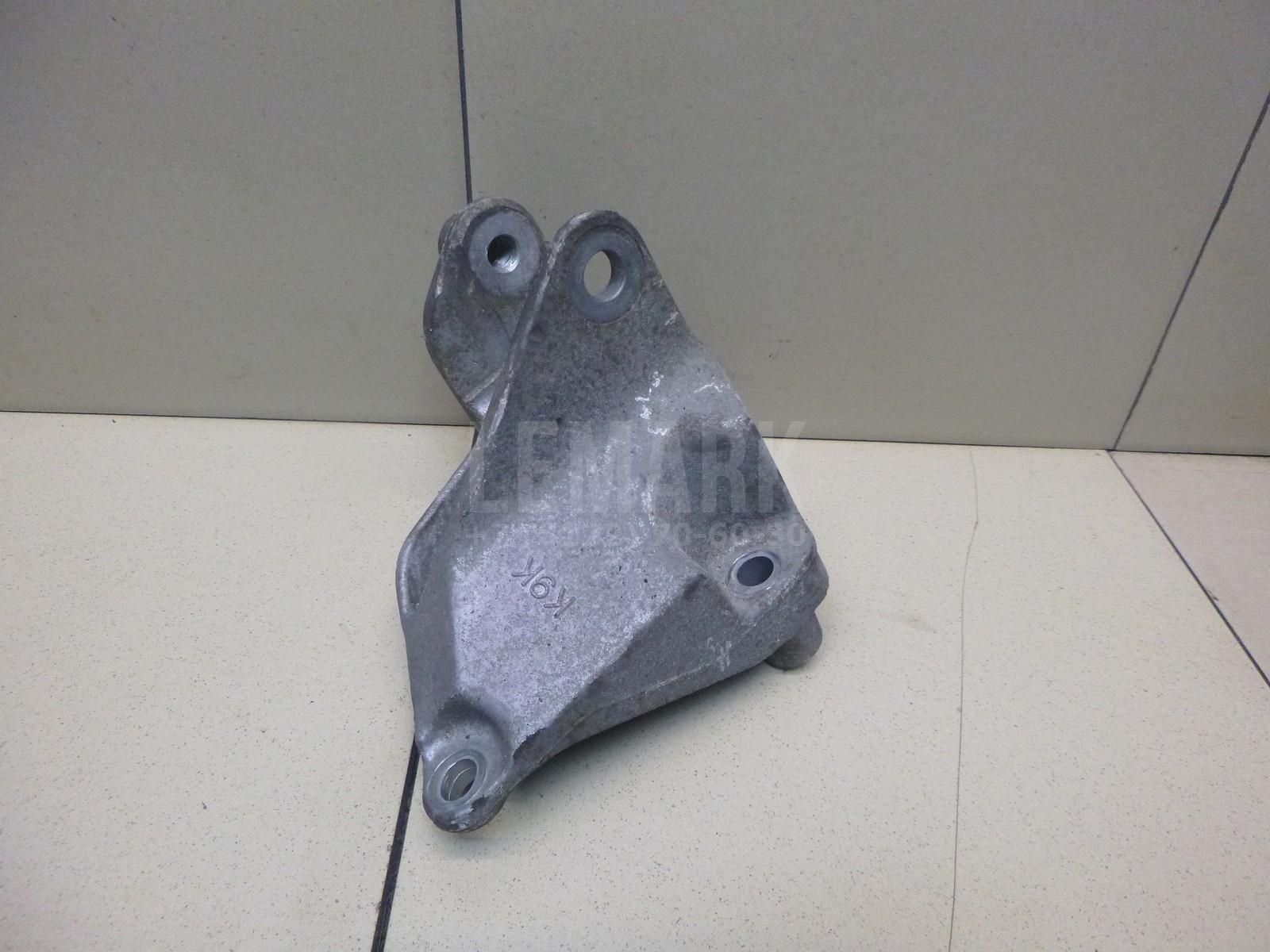 Кронштейн двигателя правый 11332JD500 Nissan