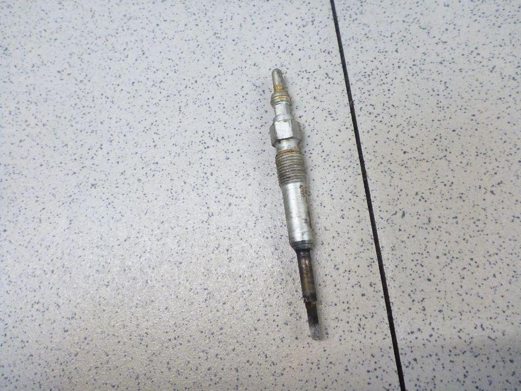 Свеча накаливания N10591604 VAG