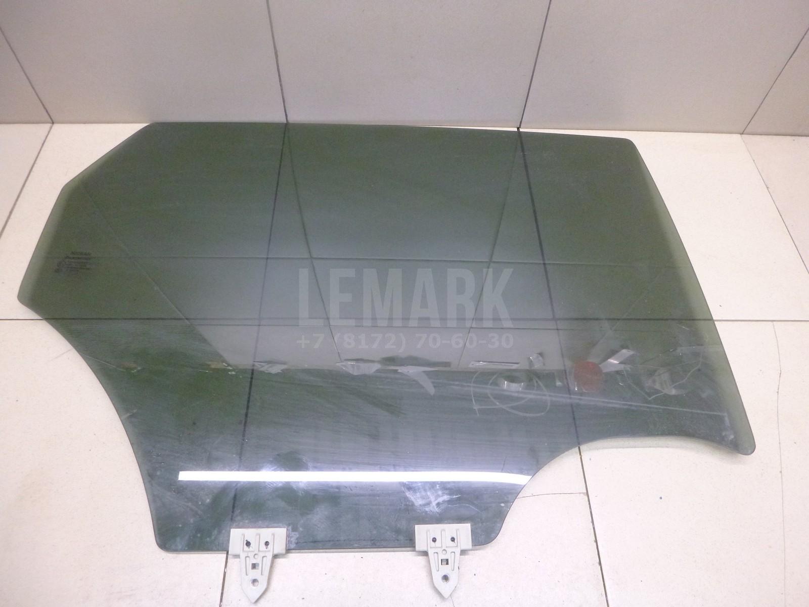 Стекло двери задней правой 823004ET0A Nissan