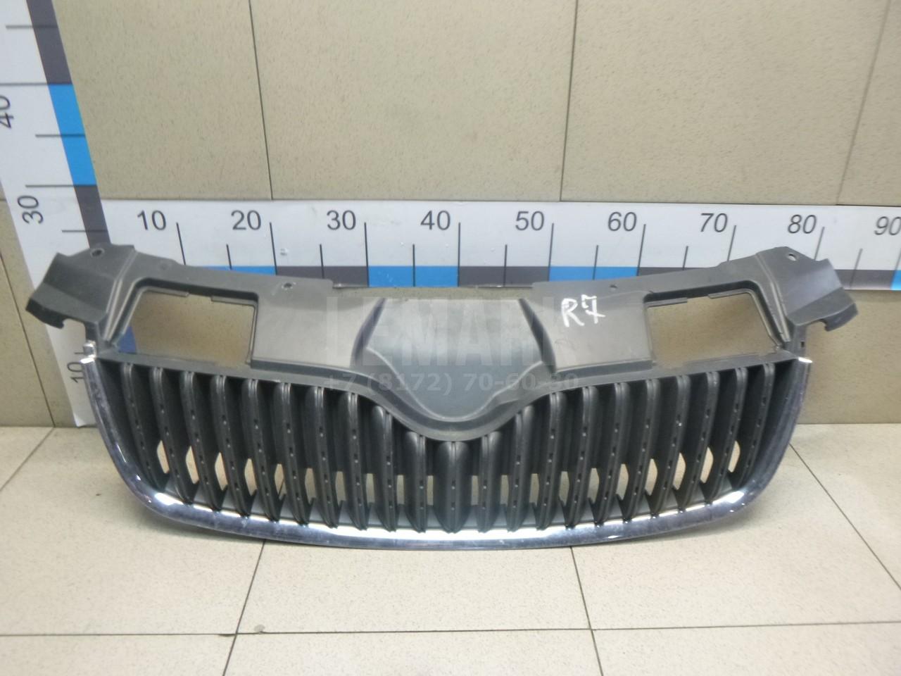 Решетка радиатора 5J0853668A VAG