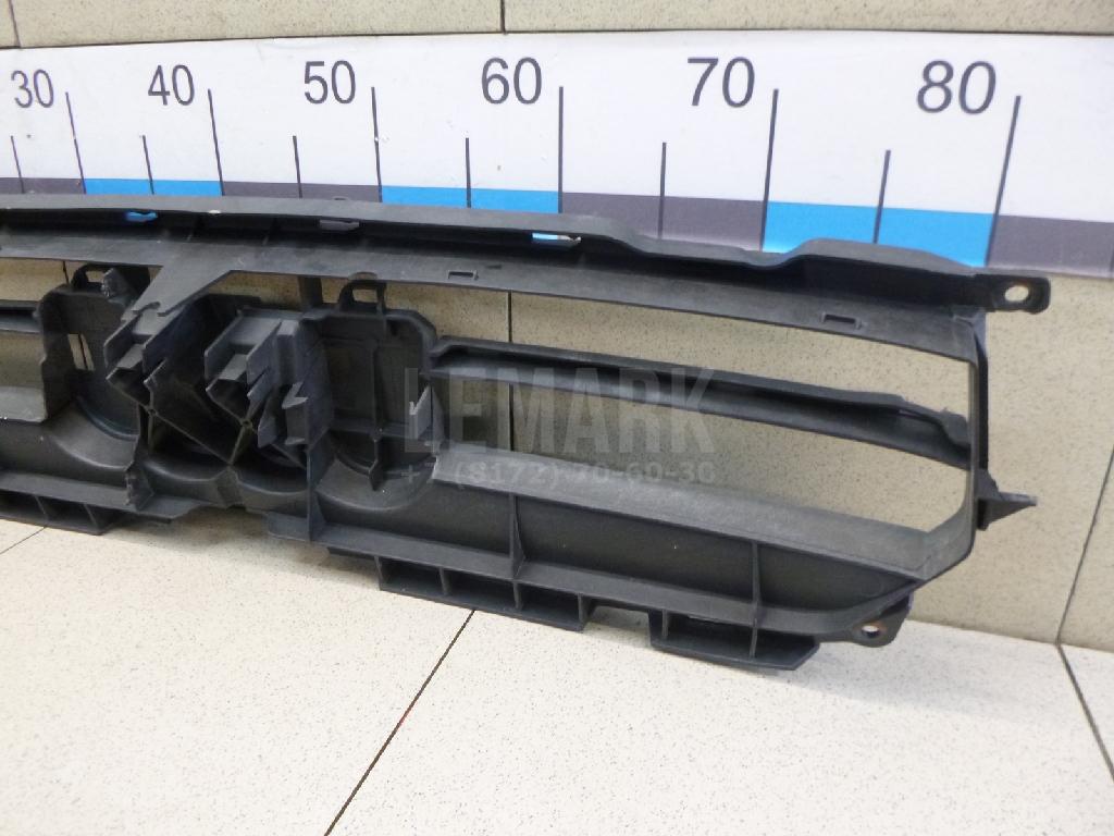 Кронштейн решетки радиатора для  BMW X1 E84 2009-2015