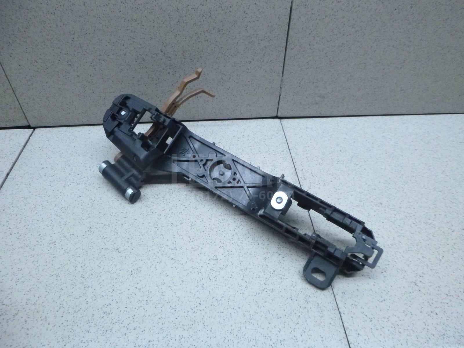 Кронштейн ручки 6920442070 Toyota