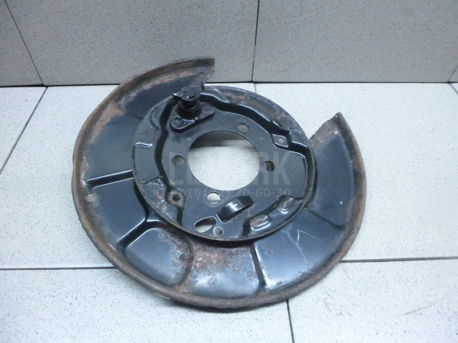 Щит опорный задний левый 4650442040 Toyota