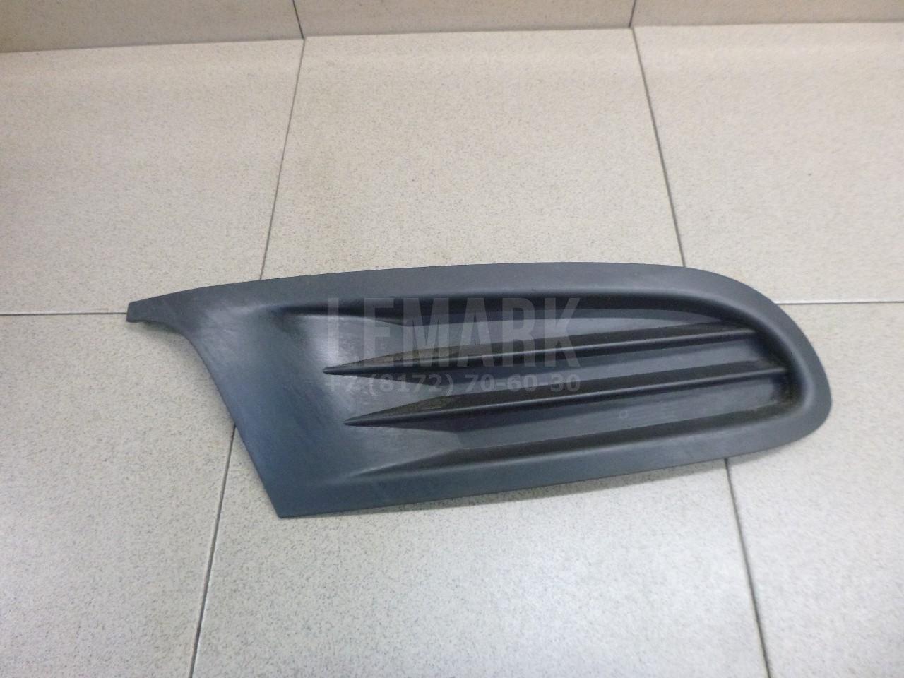 Решетка в бампер правая 5K0853666A9B9 VAG