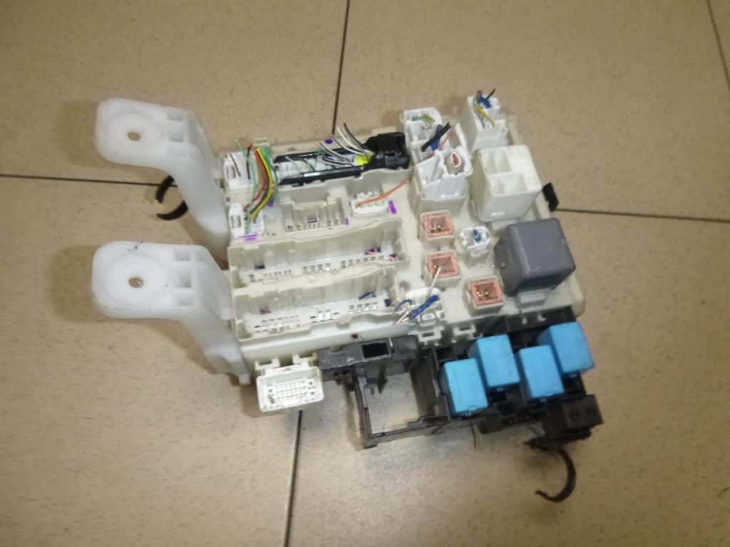 Блок предохранителей 8273042160 Toyota