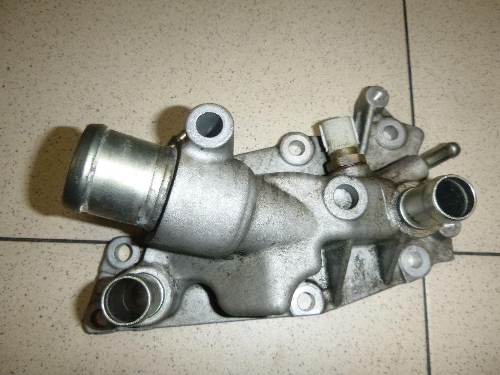 Фланец двигателя системы охлаждения 110601KA1A Nissan