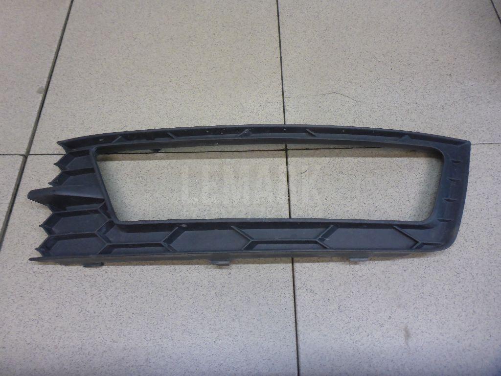 Решетка в бампер левая 60U8076819B9 VAG