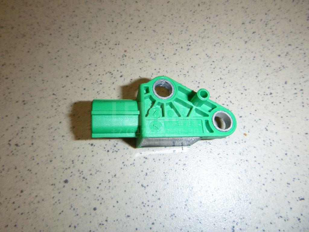Датчик AIR BAG 1K0909606C VAG