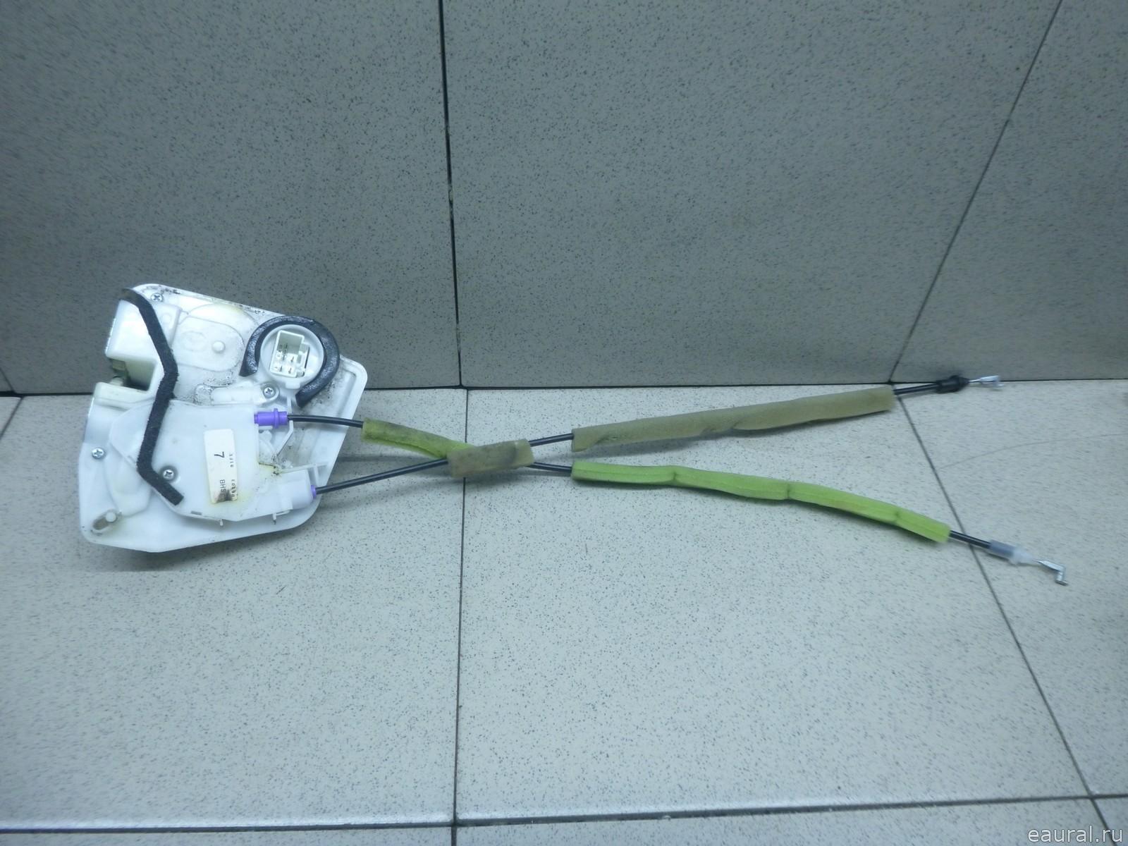 Замок двери задней левой