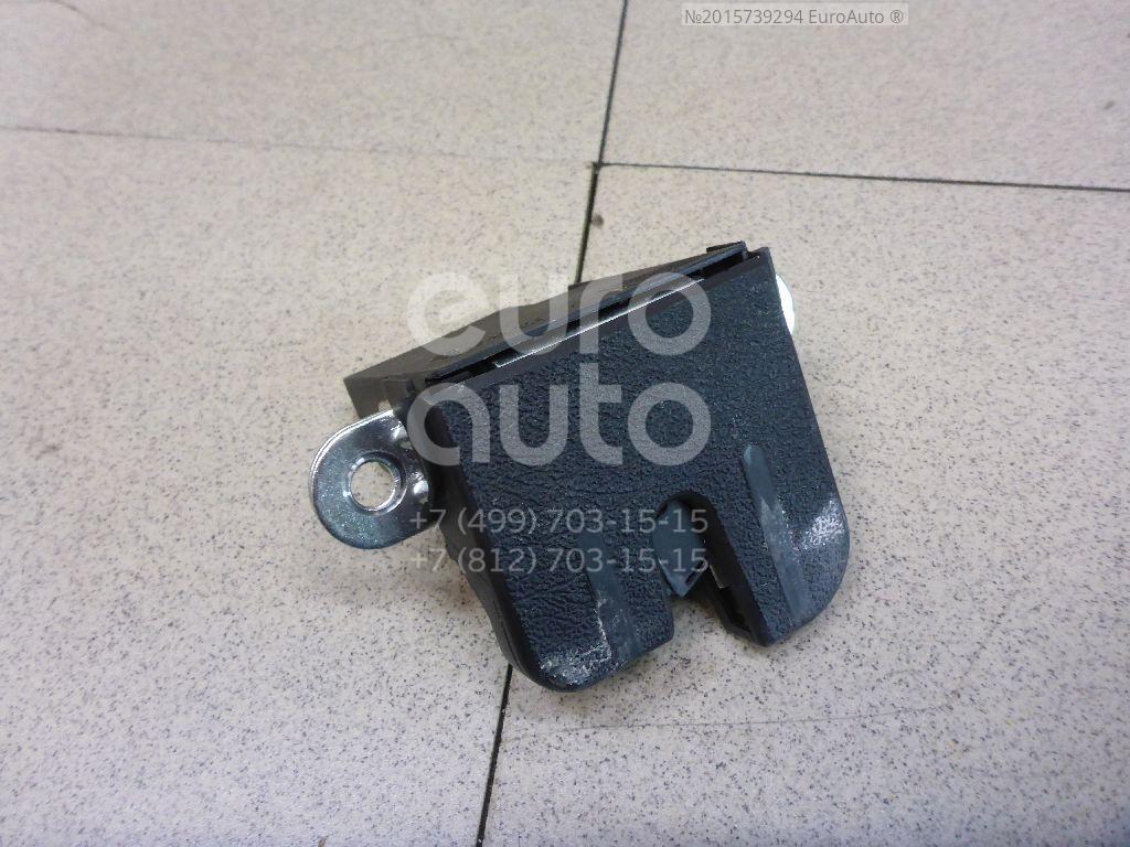 Замок крышки багажника Volkswagen Golf 03-16 / Passat 05-15