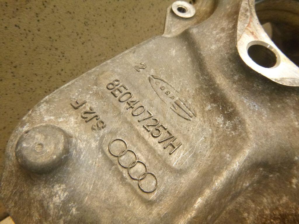 Кулак поворотный передний левый для  BMW 3-serie E90/E91 2005-2012