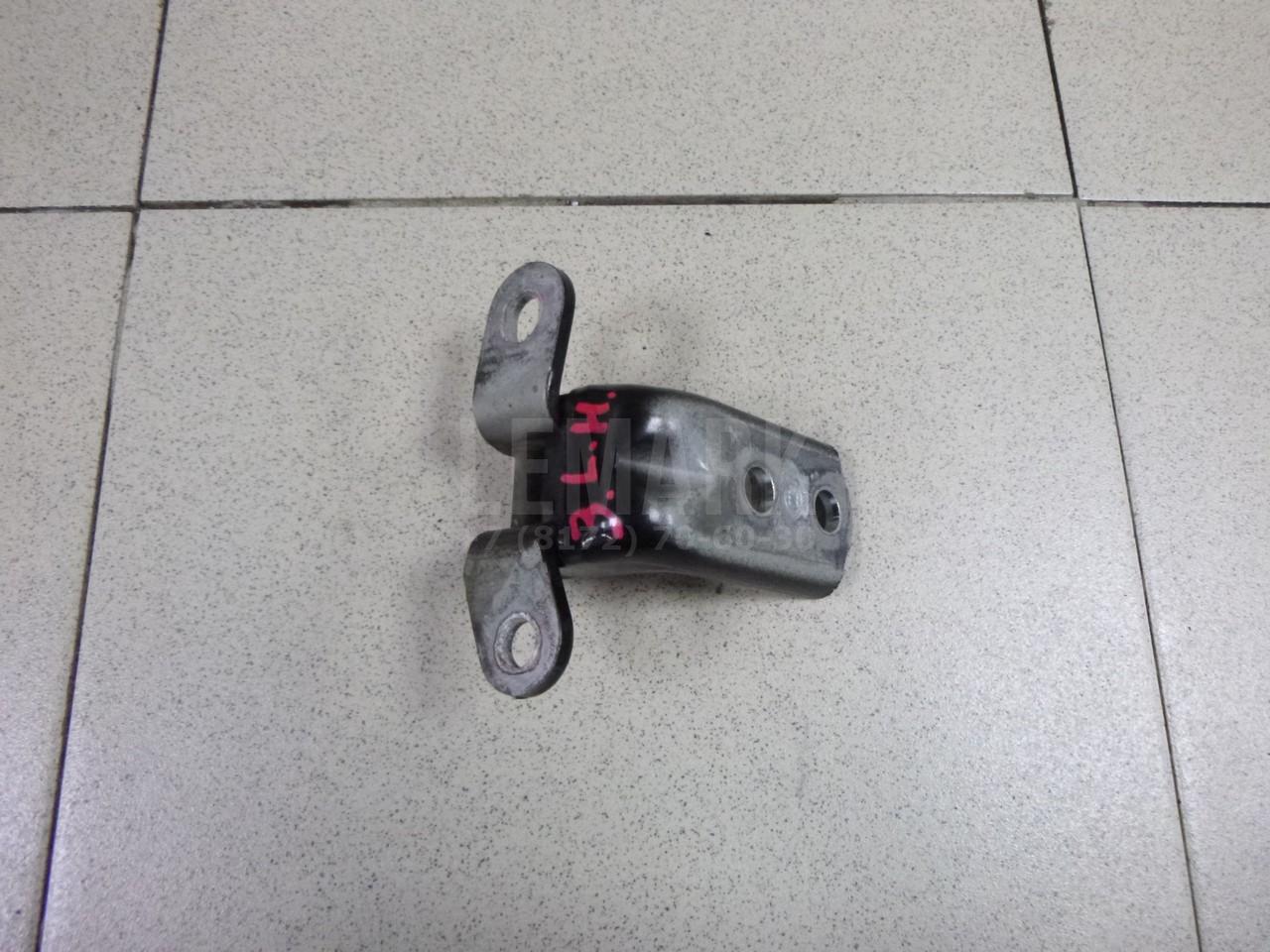 Петля двери задней левой нижняя 793502B020 Hyundai-Kia