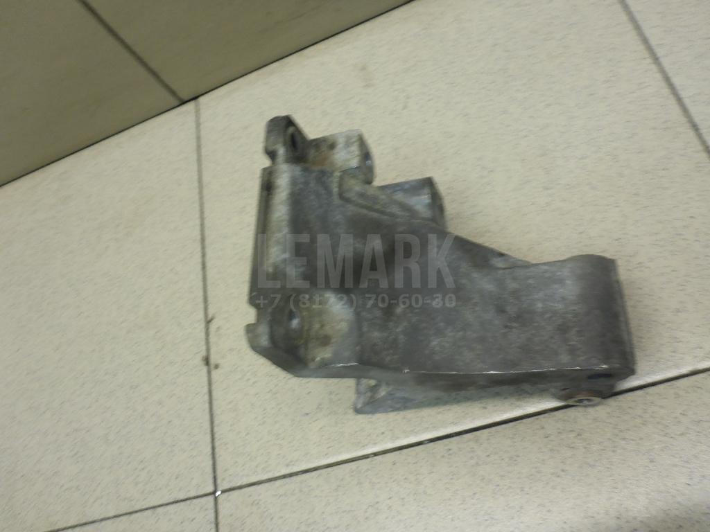 Кронштейн генератора 1251137010 Toyota