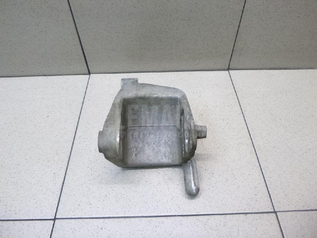 Кронштейн КПП 13248661 GM