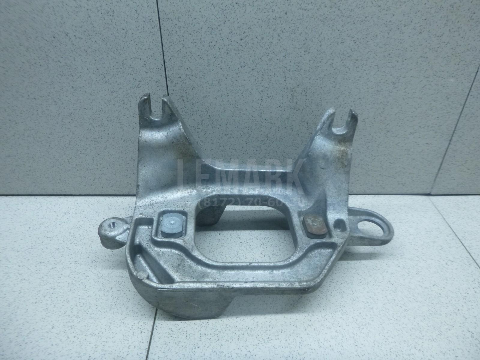 Кронштейн опоры двигателя 112221641R Nissan