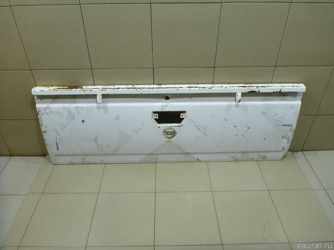 Дверь багажника