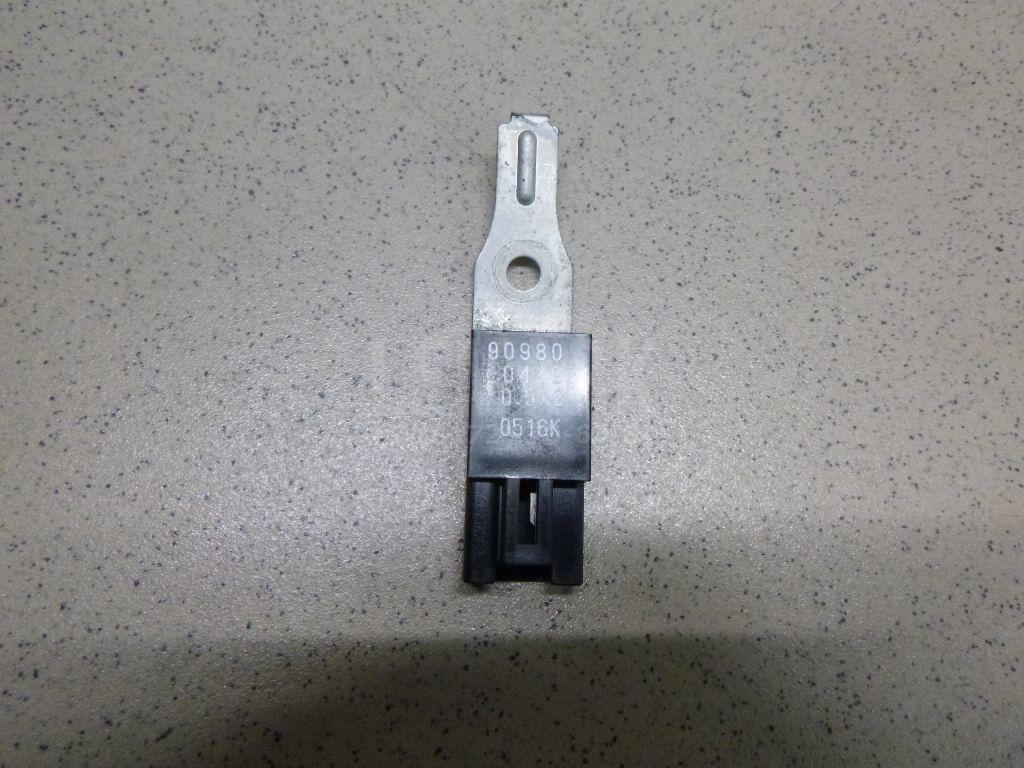 Реле 9098004197 Toyota