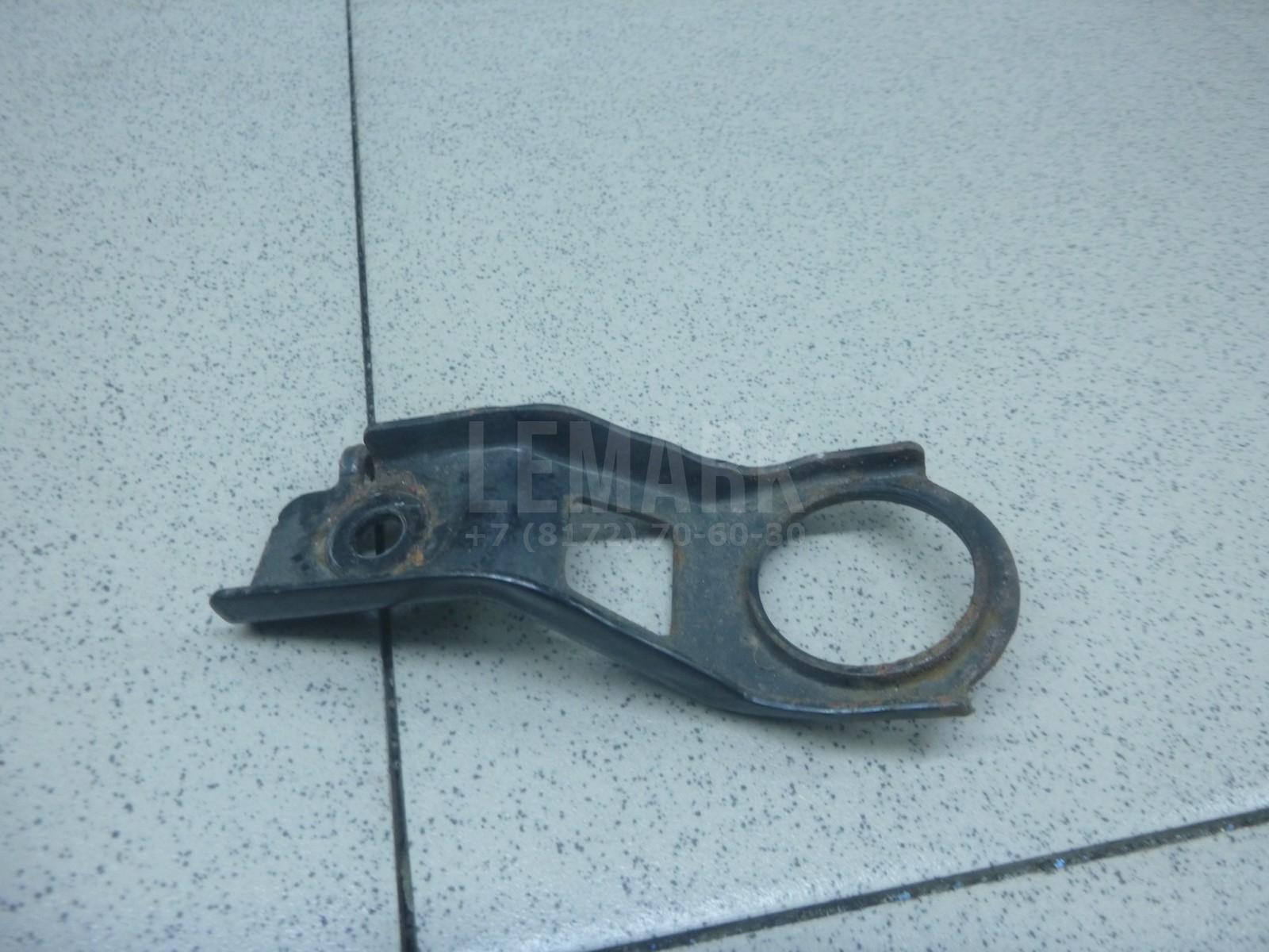 Кронштейн радиатора 1653326070 Toyota