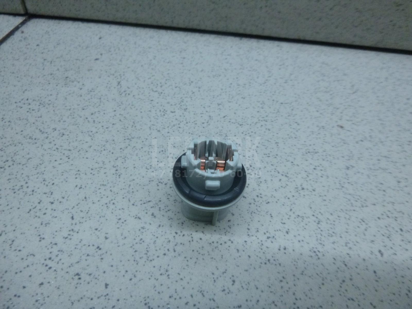 Патрон габаритного фонаря 8161512590 Toyota