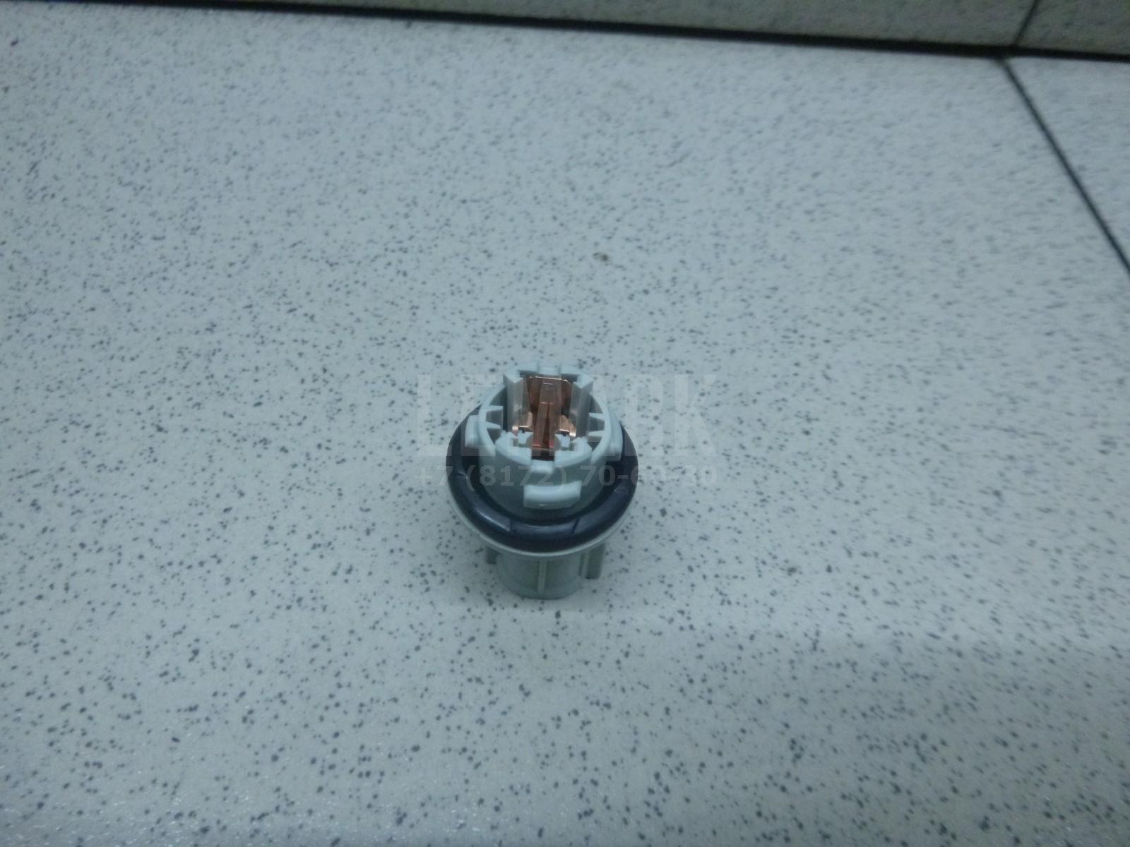 Патрон габаритного фонаря 8161512590 Toyota