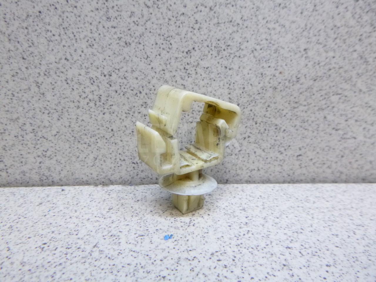 Крепеж 474763ZU0A Nissan