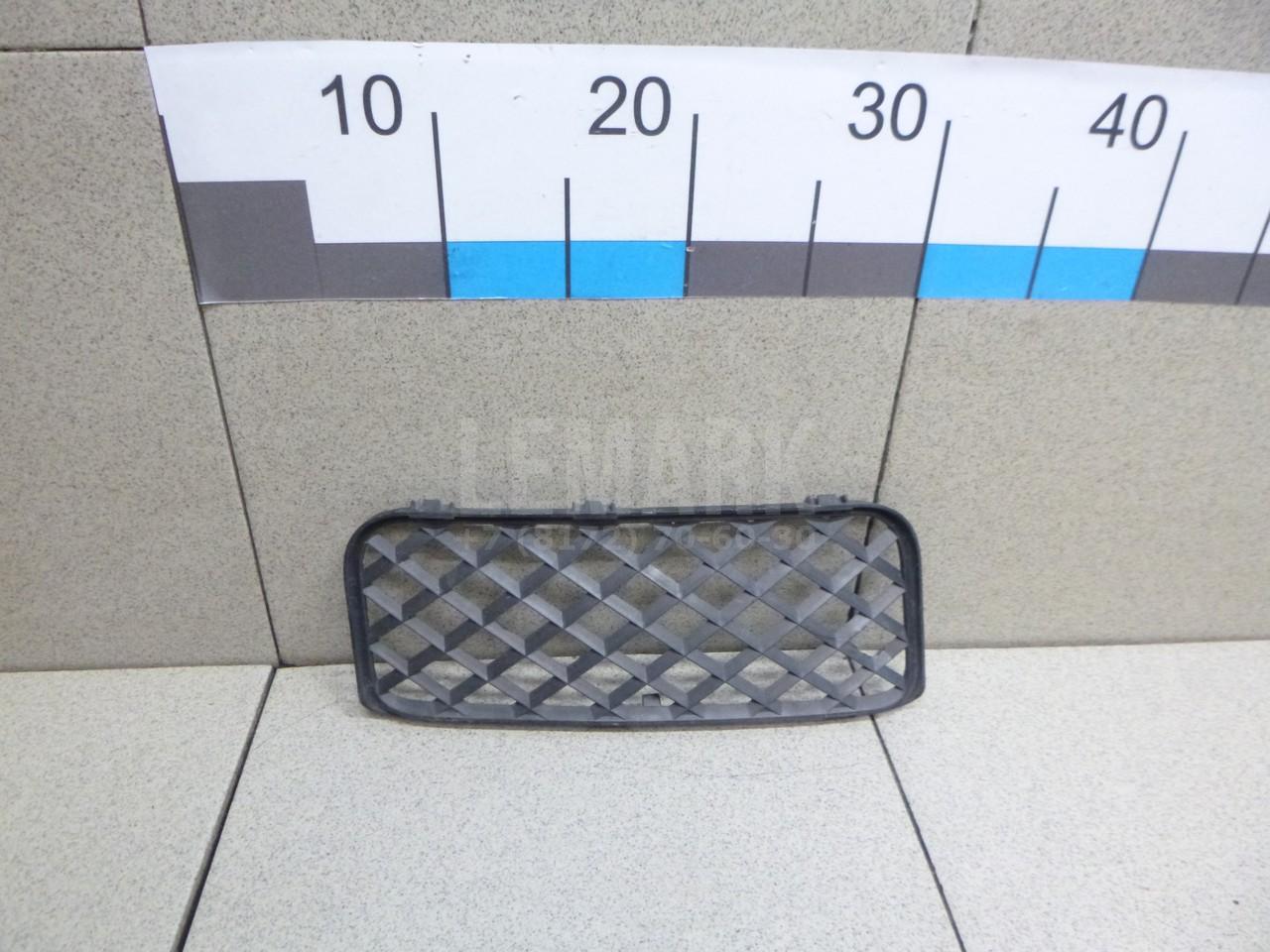 Решетка в бампер левая 7L68536769B9 VAG