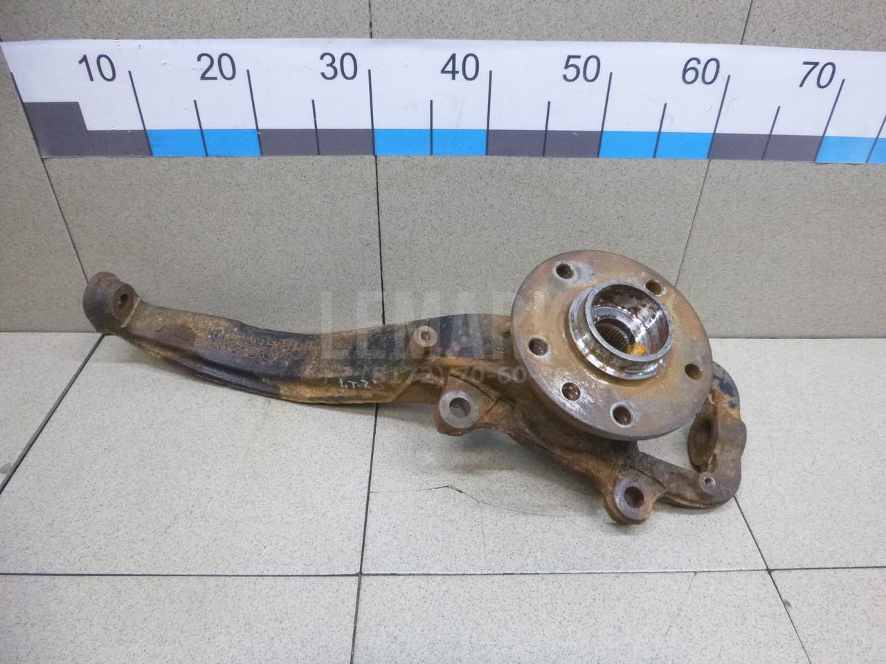 Кулак поворотный передний левый 7L6407257A VAG