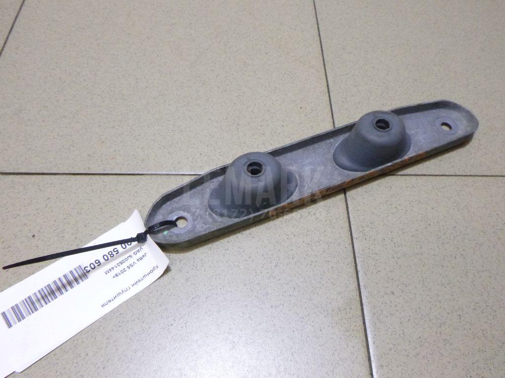 Кронштейн глушителя 8J0253144M VAG