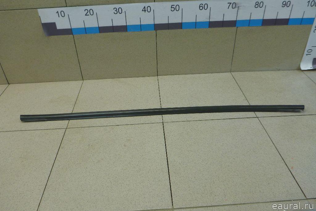 Накладка стекла заднего правого