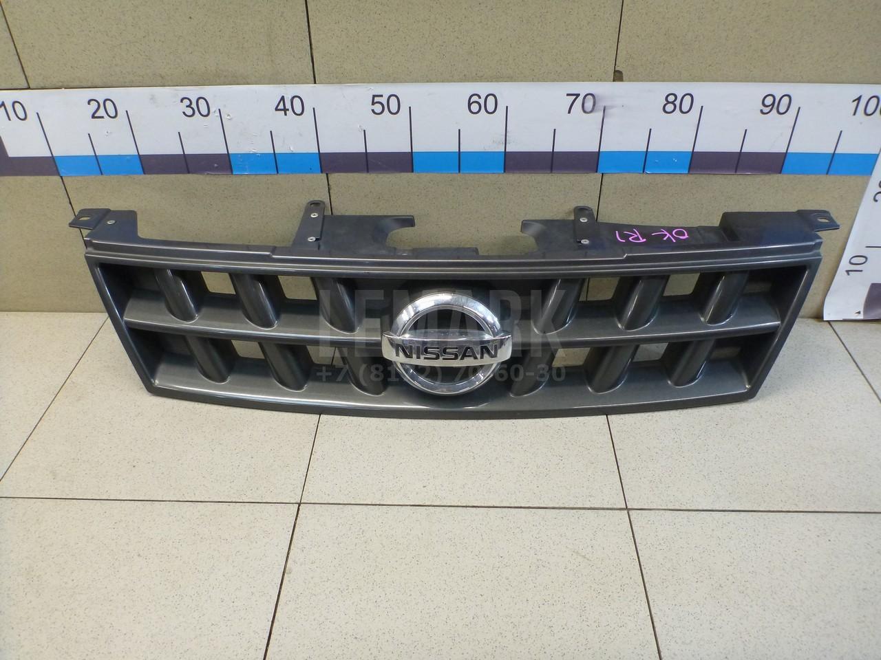 Решетка радиатора 62310JG00A Nissan