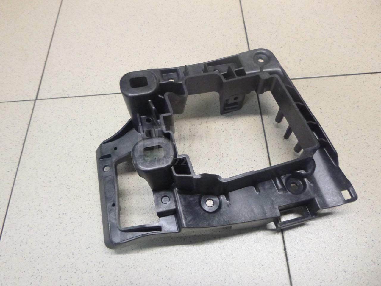 Кронштейн (сопут. товар) для  Ford Focus II 2008-2011