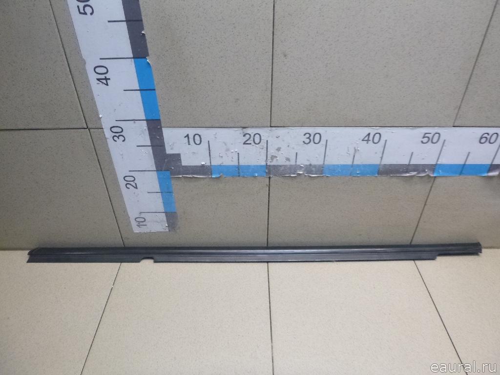 Накладка стекла заднего левого