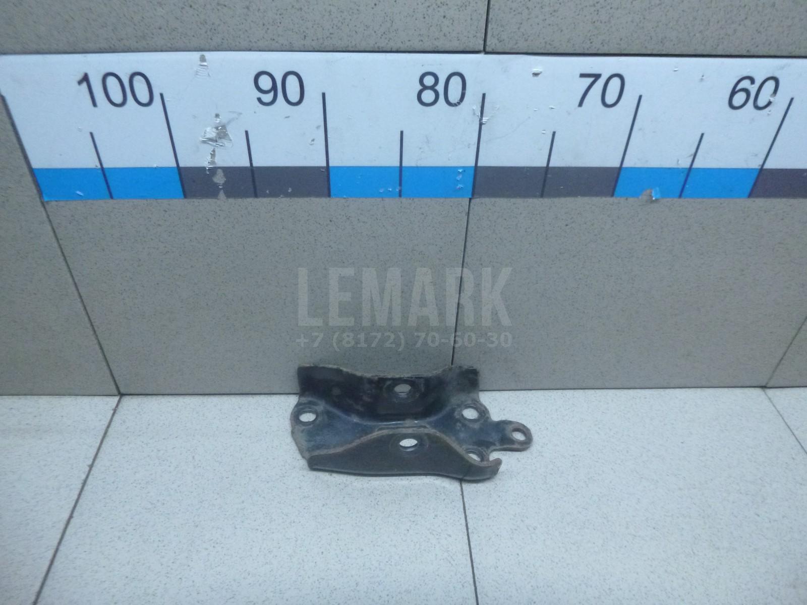 Кронштейн заднего рычага 4872742010 Toyota